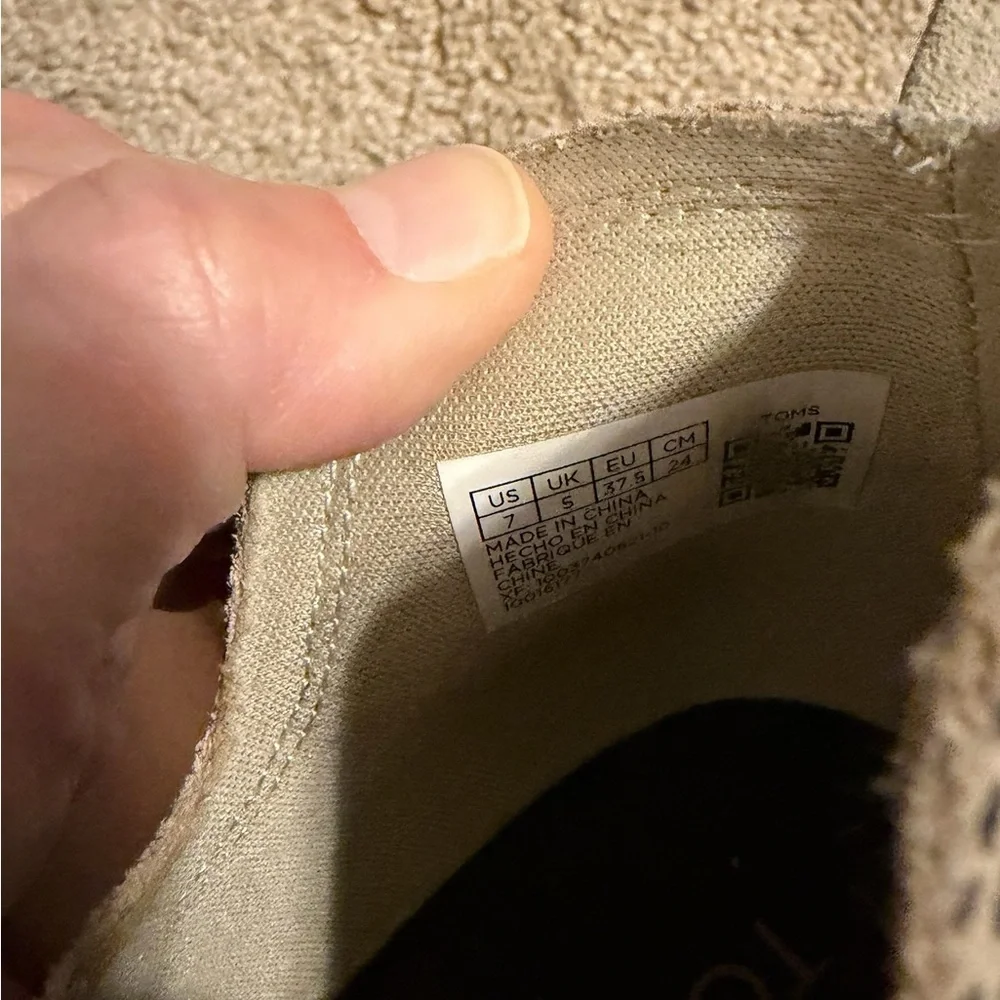 TOMS Women's Kallie Cutout Suede‎ Macadamia Wedge Bootie Boots Cheetah Size 7